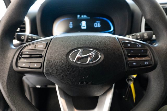 Used 2025 Hyundai Venue SE image 16