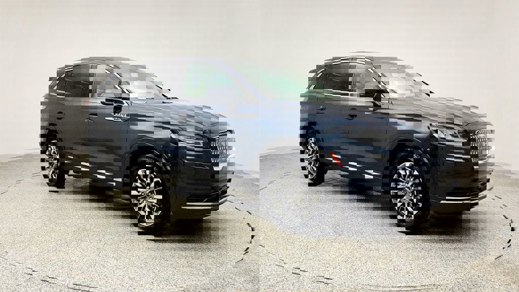 Used 2022 Lincoln Nautilus AWD w/ Premium Package image 3