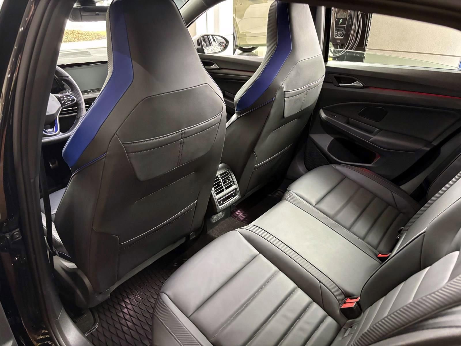 Used 2024 Volkswagen Golf R image 27