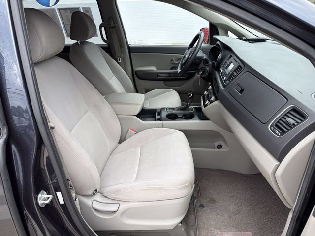 Used 2015 Kia Sedona LX FWD image 26