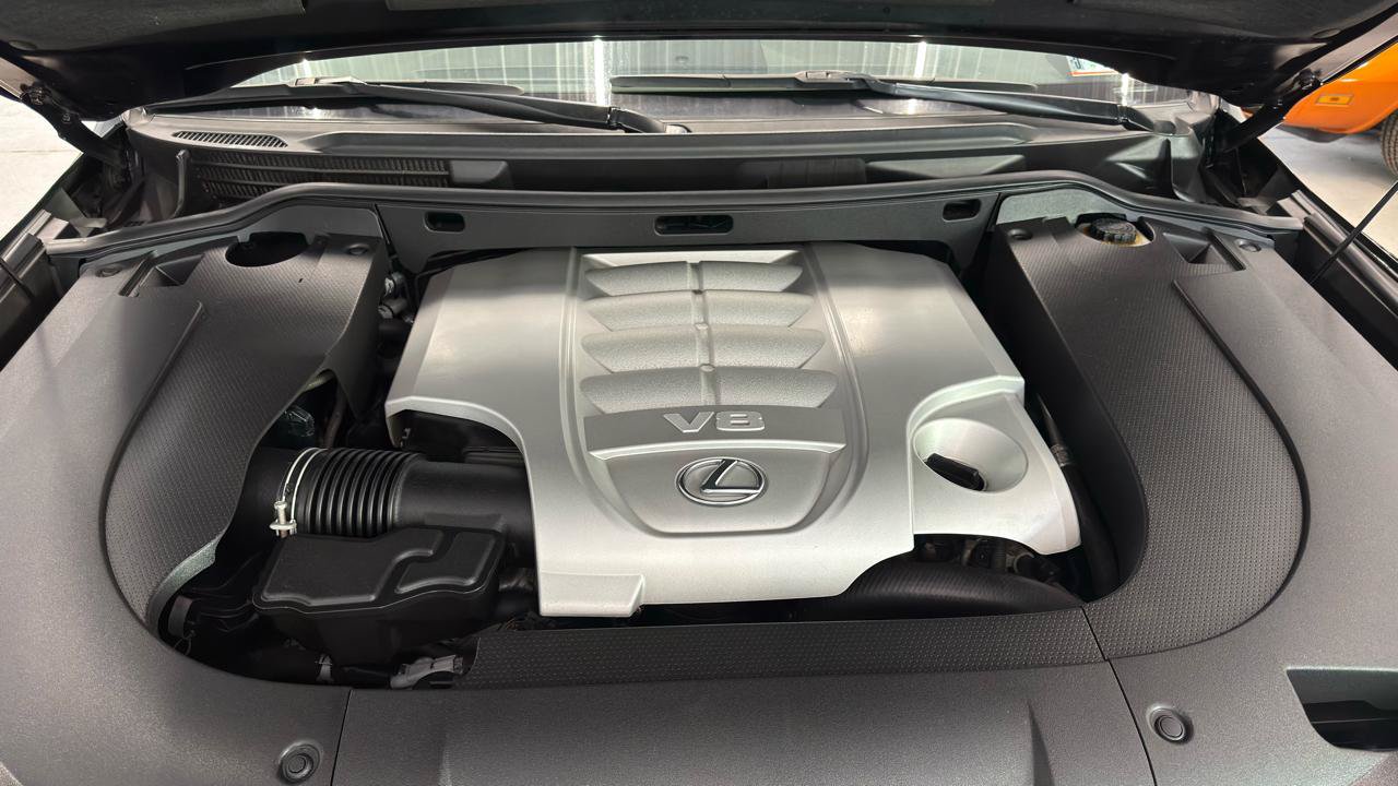 Used 2013 Lexus LX 570 4WD image 48