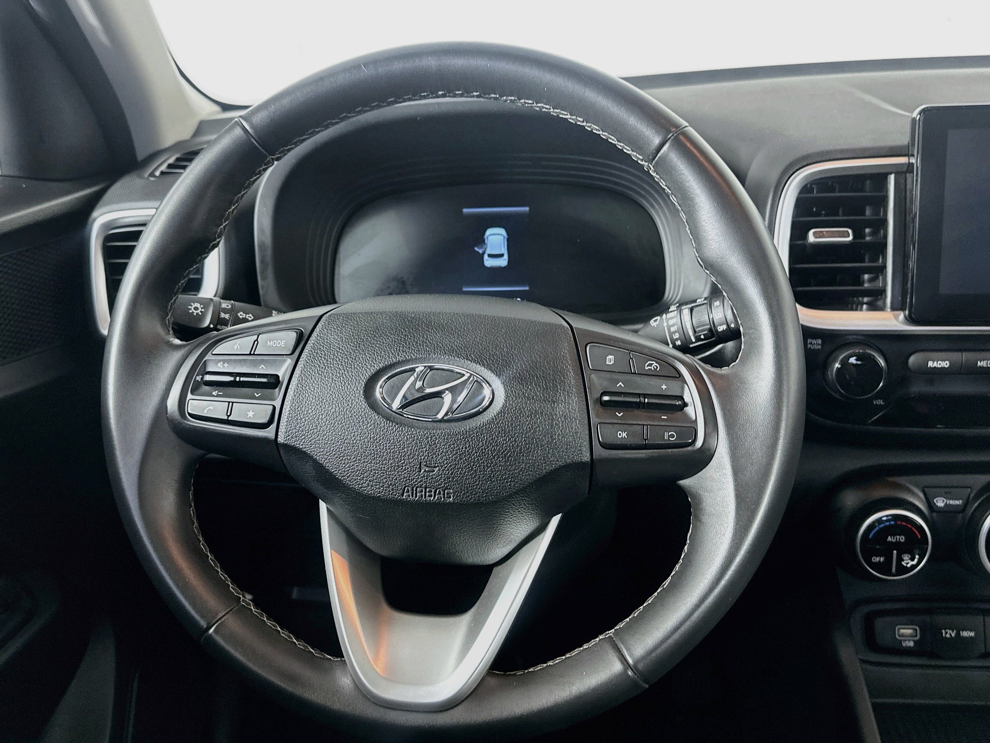 Used 2025 Hyundai Venue SEL FWD image 18