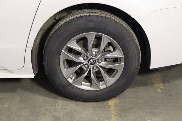 Used 2024 Toyota Sienna XLE AWD/4WD image 45