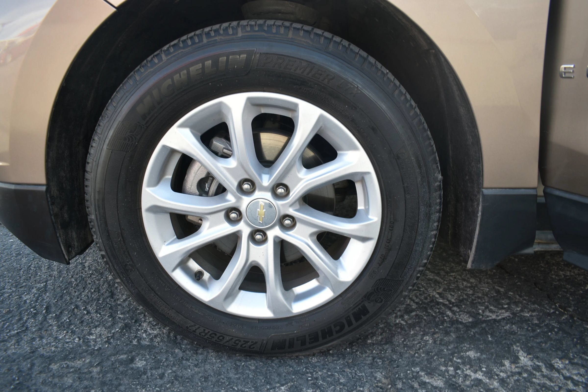 Used 2018 Chevrolet Equinox LS FWD image 17