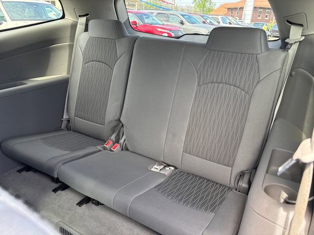 Used 2017 Chevrolet Traverse LT w/ Style and Technology Package image 21