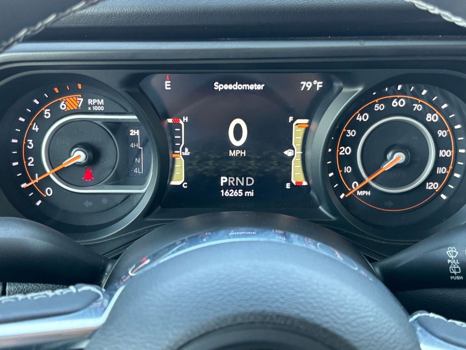 Used 2025 Jeep Wrangler Unlimited Sahara AWD/4WD image 40