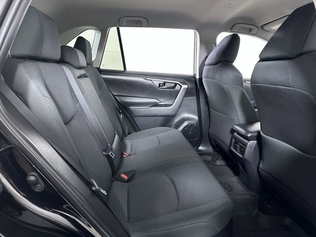 Used 2021 Toyota RAV4 LE AWD/4WD image 28