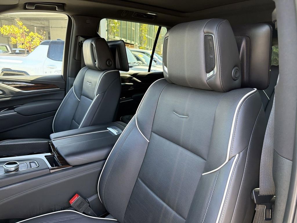 Certified 2023 Cadillac Escalade Premium Luxury image 24