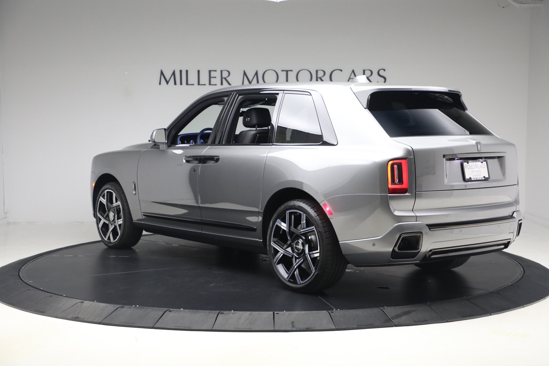 New 2027 Rolls-Royce Cullinan Black Badge AWD/4WD image 7