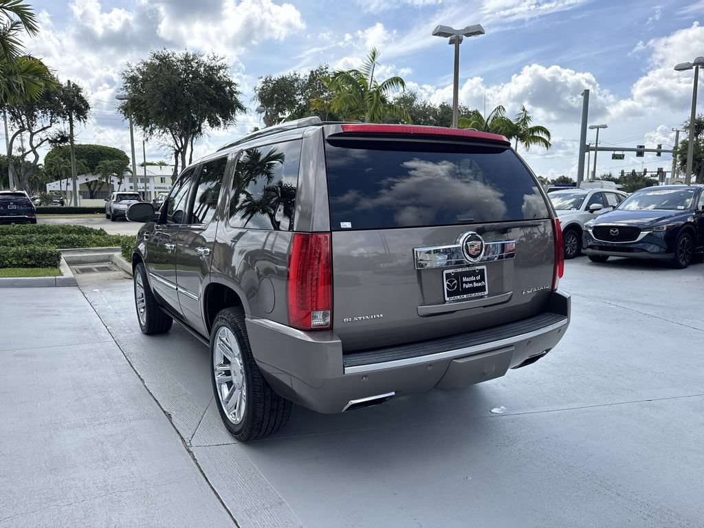 Used 2013 Cadillac Escalade Platinum RWD image 13