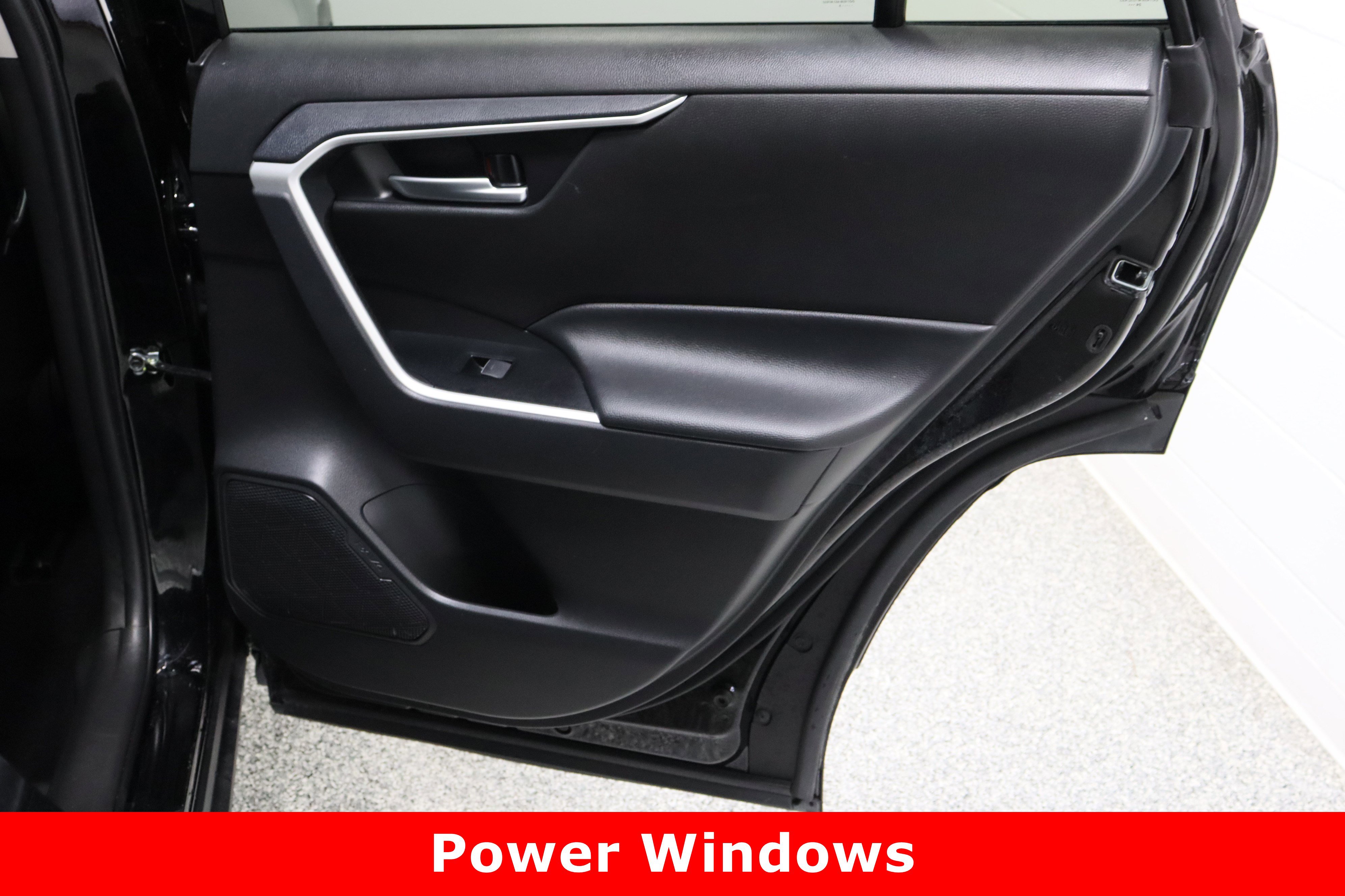 Certified 2025 Toyota RAV4 XLE image 33