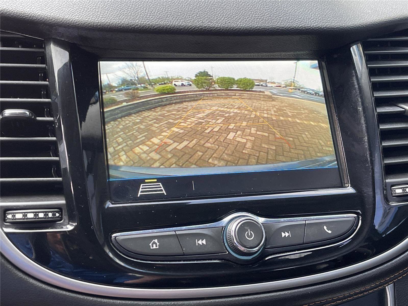 Used 2018 Chevrolet Trax LT w/ LT Convenience Package FWD image 25