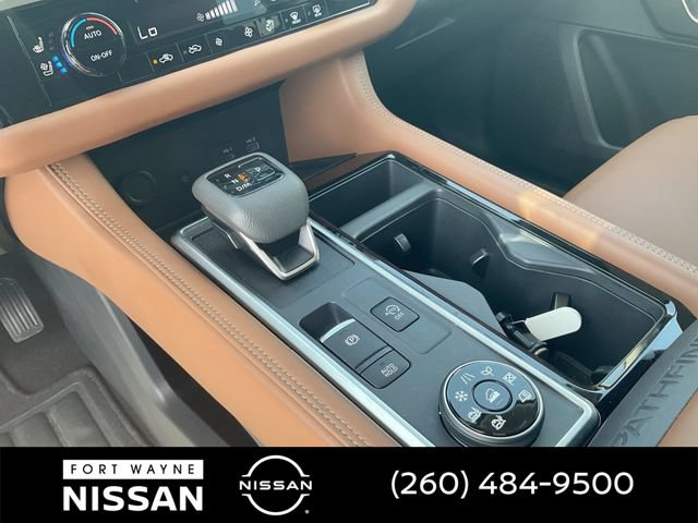 Certified 2025 Nissan Pathfinder Platinum w/ Cargo Package AWD/4WD image 29