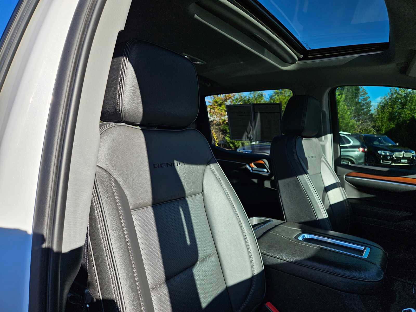 Used 2022 GMC Sierra 1500 Denali image 13