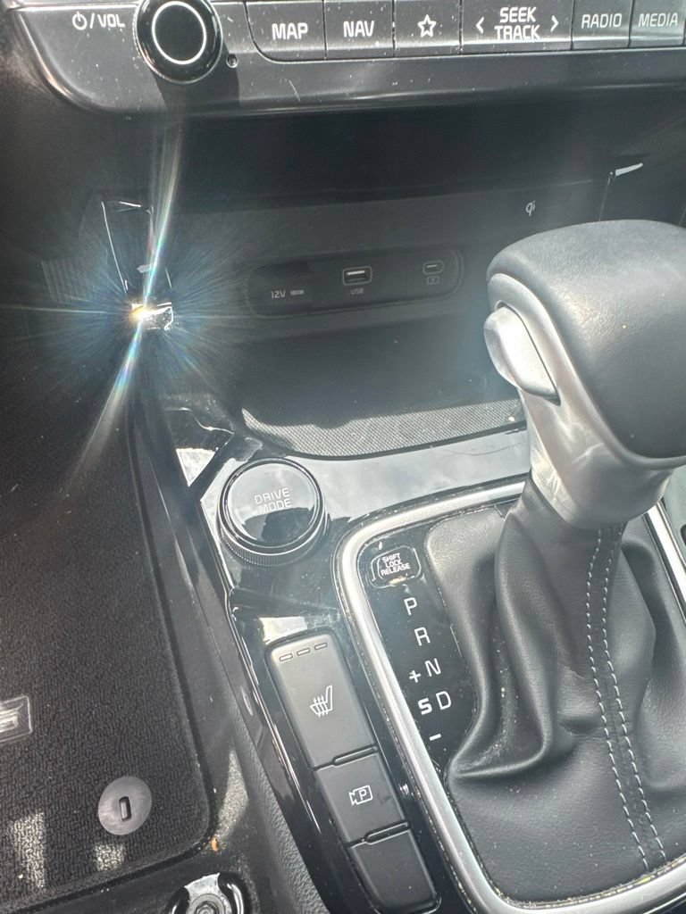 Certified 2024 Kia Seltos EX FWD image 17