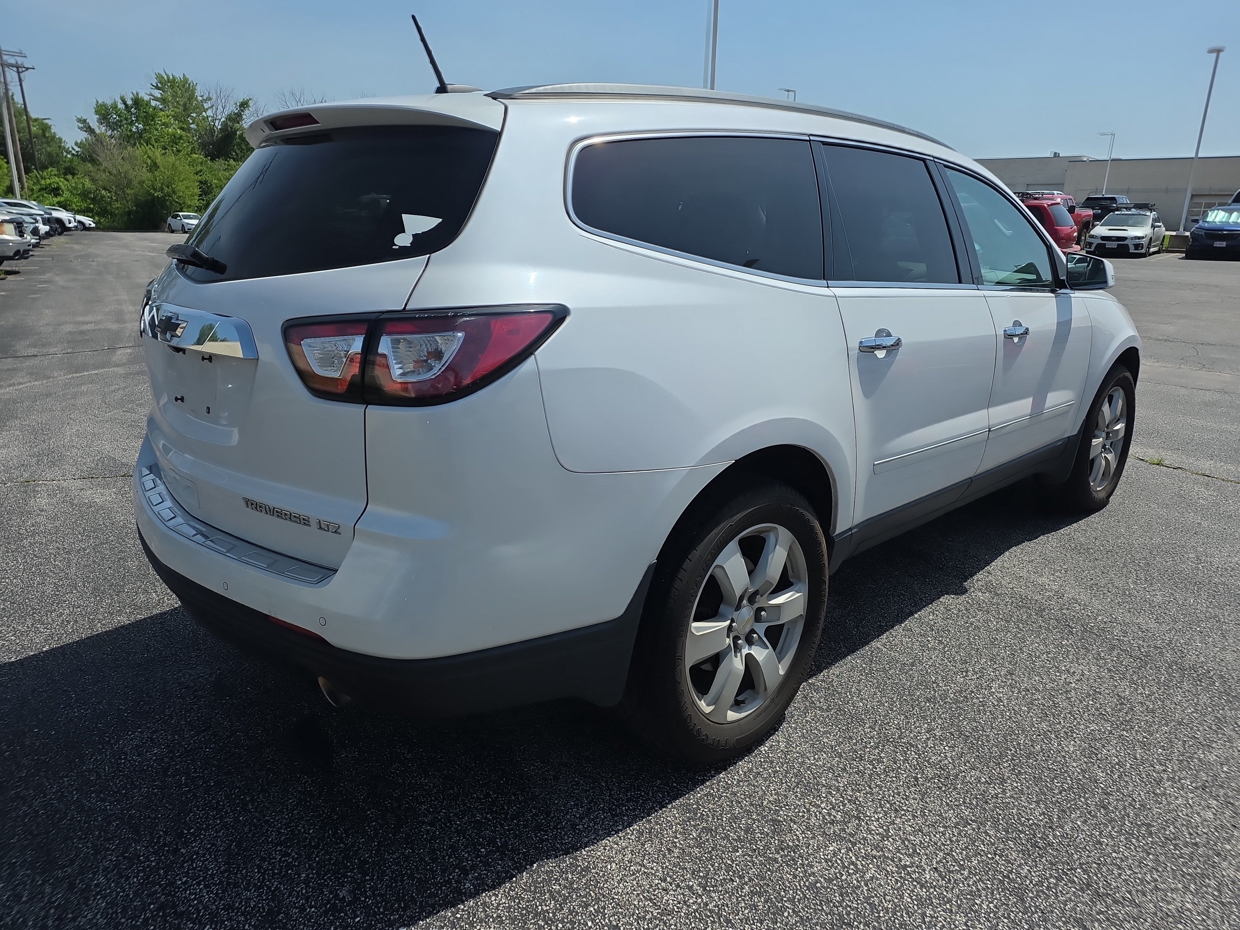 Used 2016 Chevrolet Traverse LTZ FWD image 4