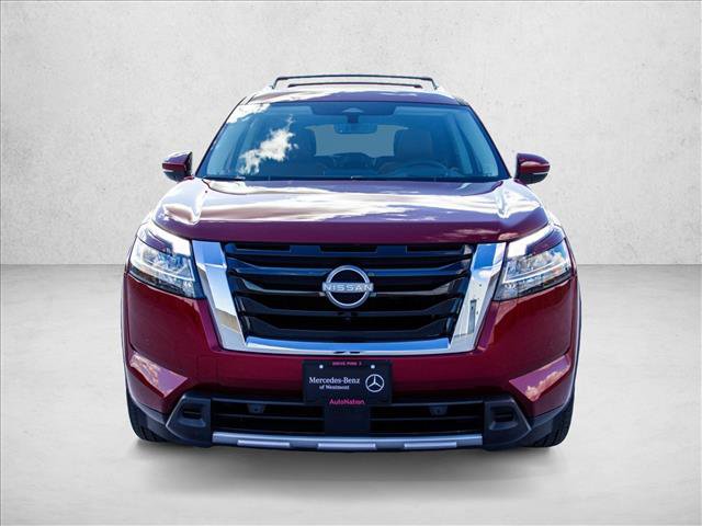 Used 2023 Nissan Pathfinder Platinum image 2