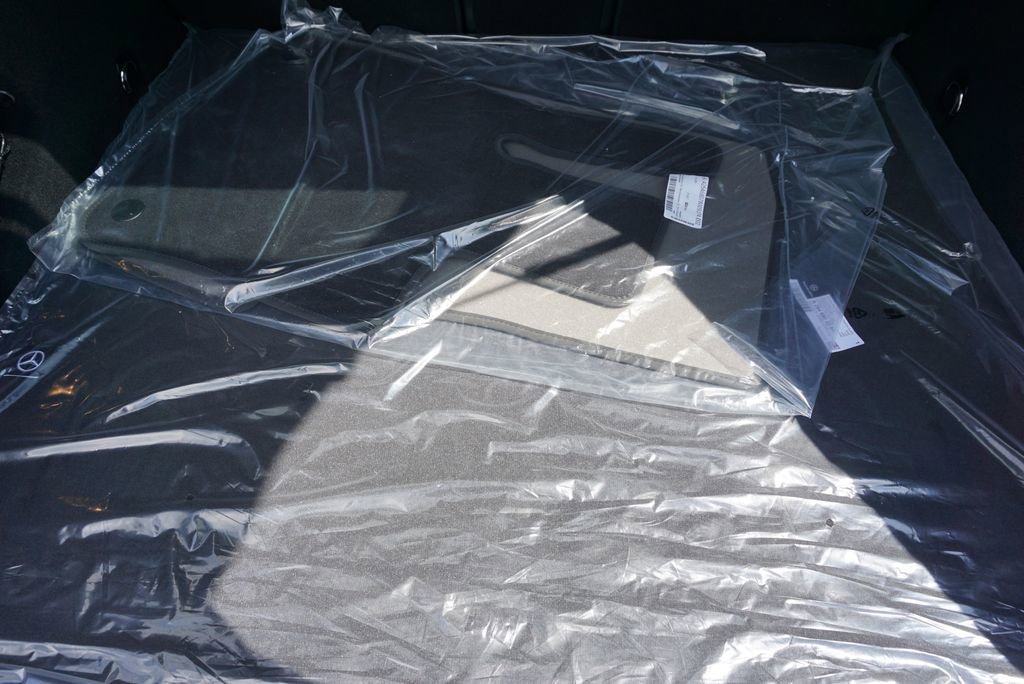 Certified 2025 Mercedes-Benz GLC 300 4MATIC image 70