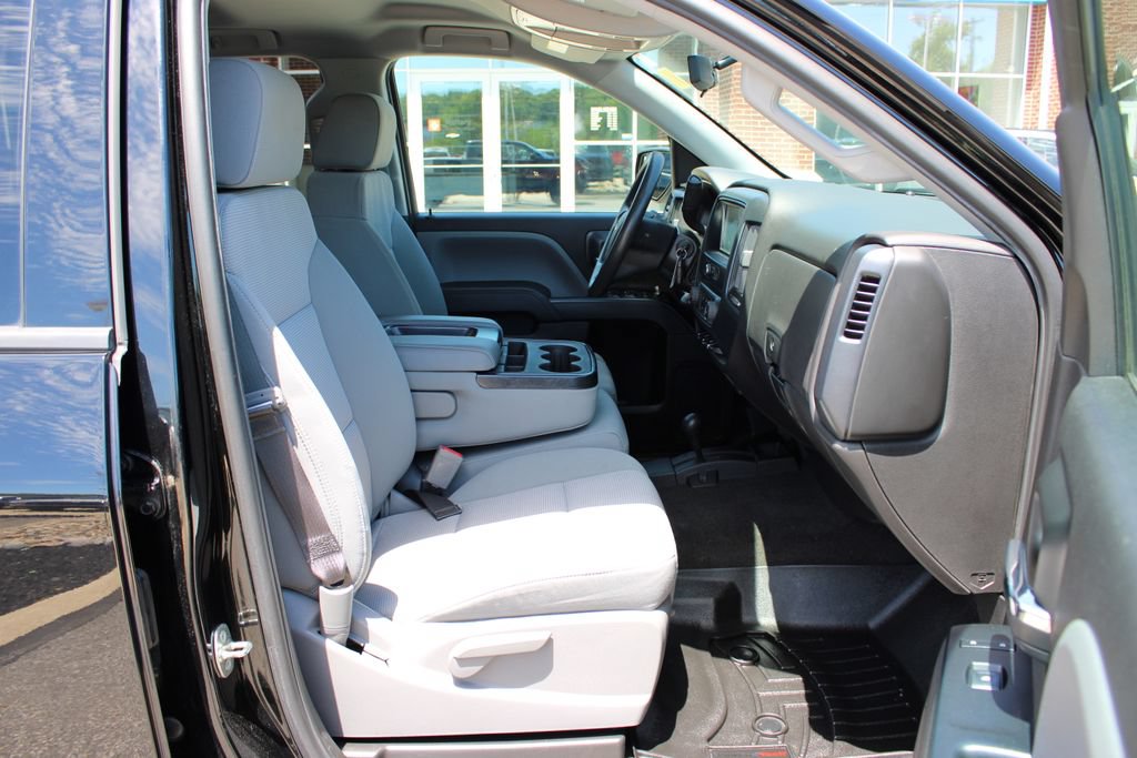 Used 2017 Chevrolet Silverado 1500 Custom w/ Custom Convenience Package AWD/4WD image 40