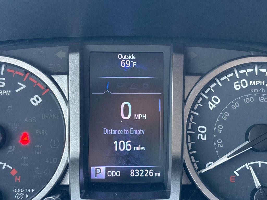 Used 2020 Toyota Tacoma SR5 AWD/4WD image 17