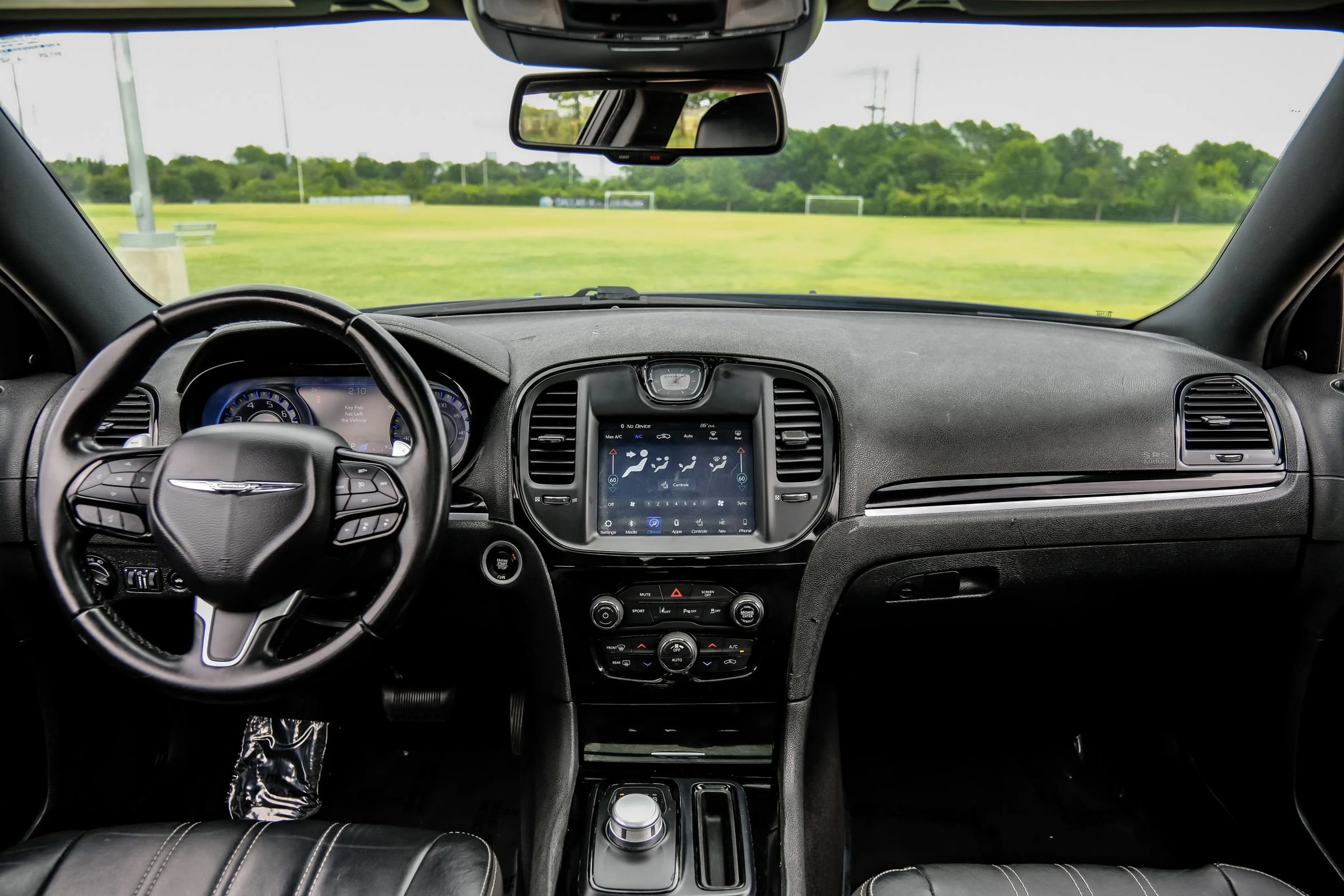 Used 2018 Chrysler 300 S w/ 300S Premium Group RWD image 18