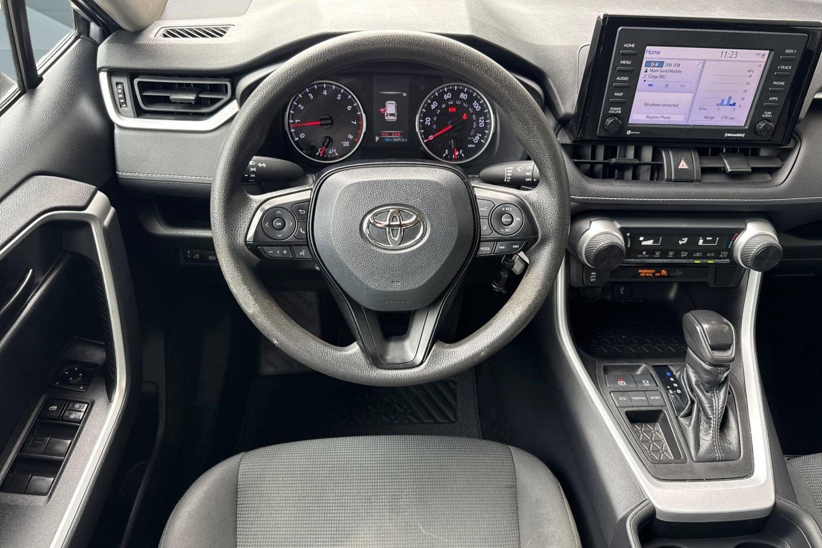 Certified 2021 Toyota RAV4 LE w/ Carpet Mat Package (TMS) FWD image 28