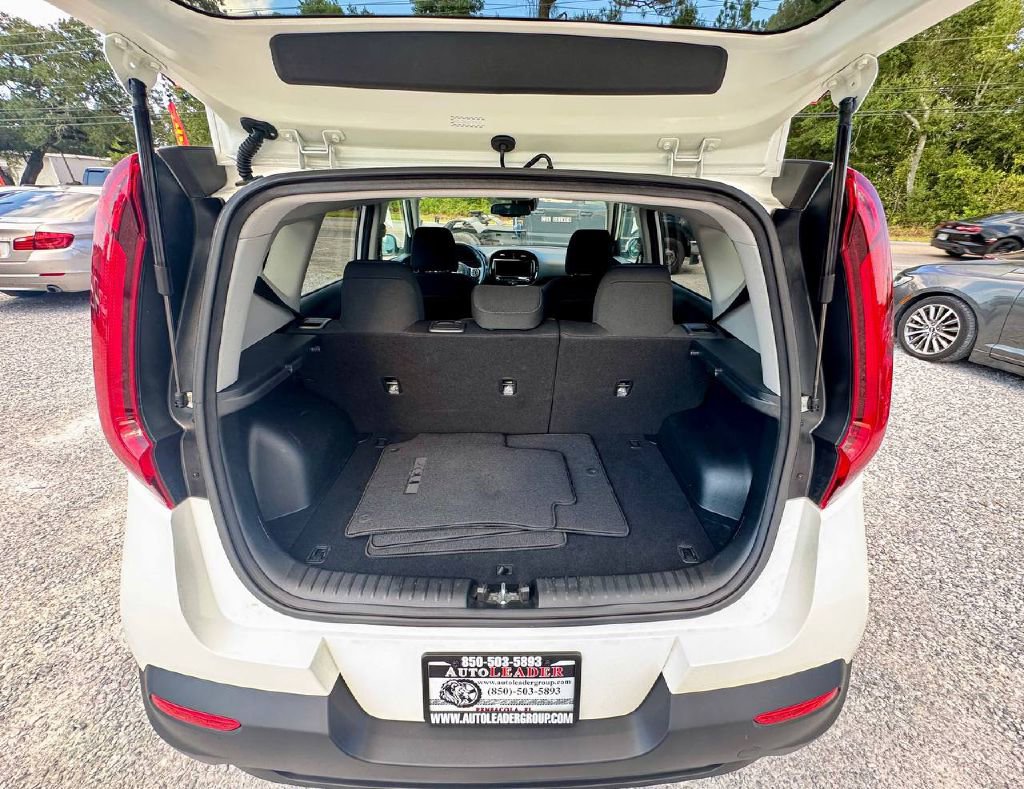 Used 2022 Kia Soul EX image 12