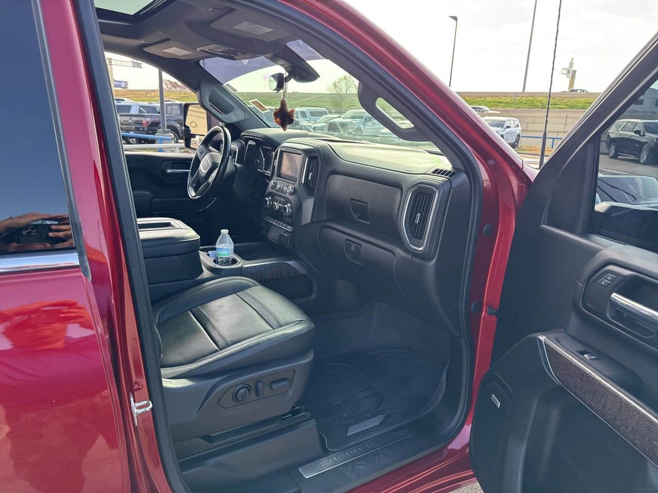 Used 2022 GMC Sierra 3500 Denali w/ Denali Ultimate Package image 14