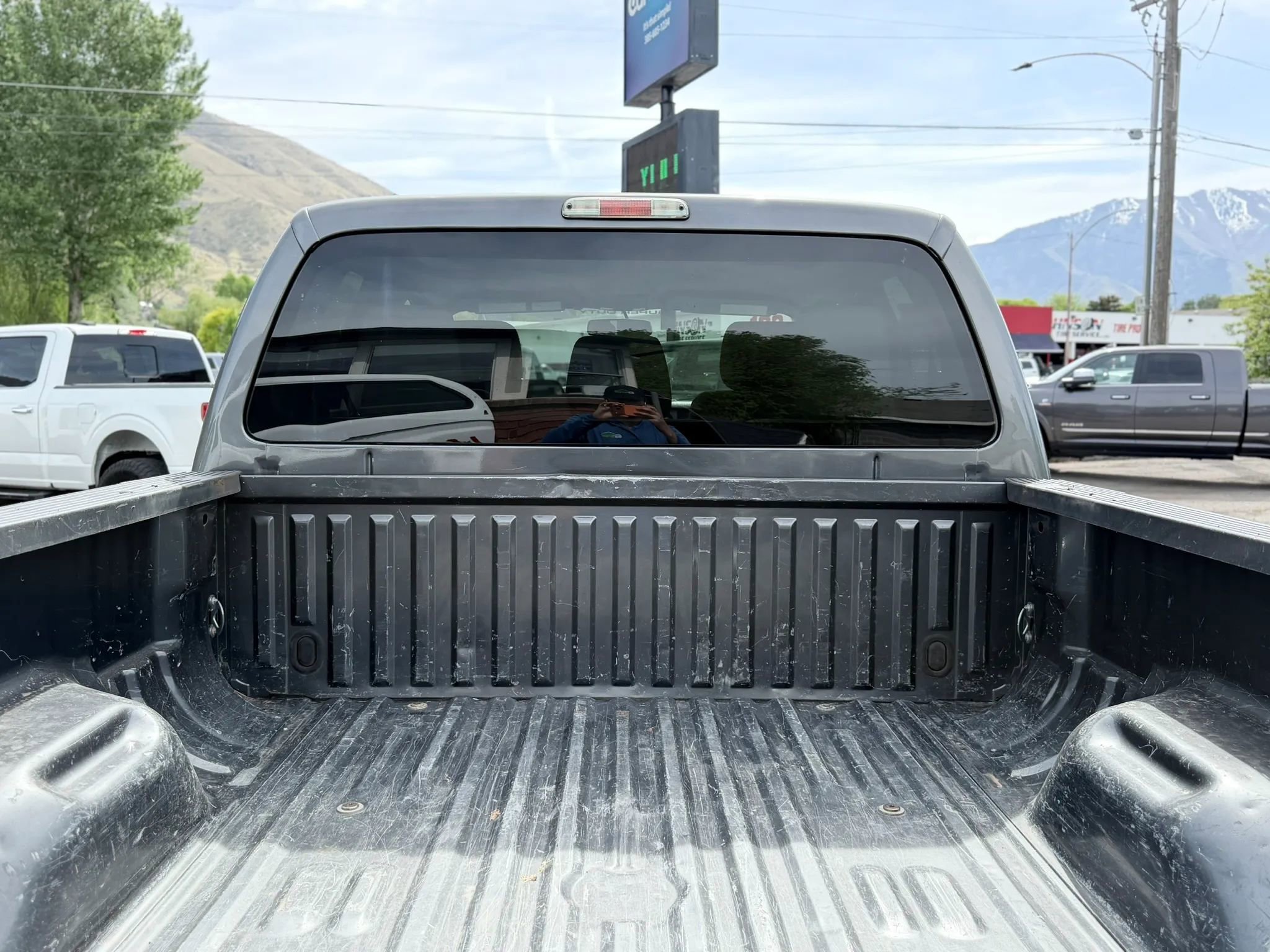 Used 2016 Ford F350 XLT w/ XLT Premium Package AWD/4WD image 14