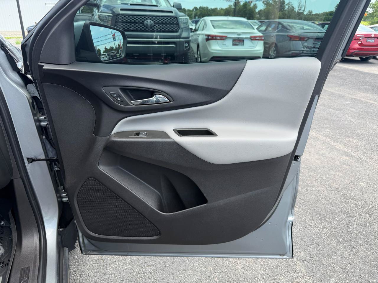 Used 2024 Chevrolet Equinox LT w/ LPO, Floor Liner Package FWD image 21