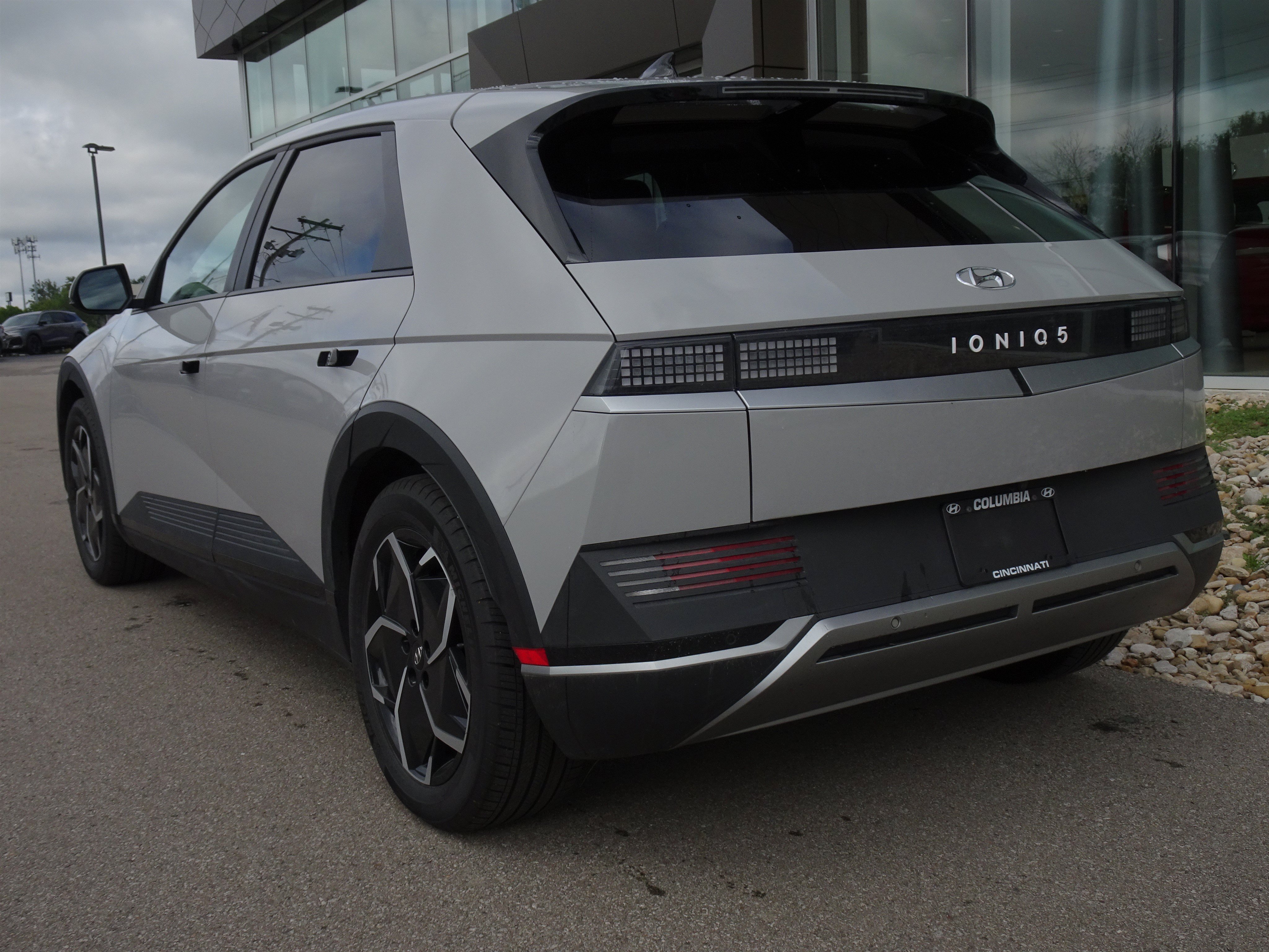 Used 2023 Hyundai Ioniq 5 SE RWD image 3