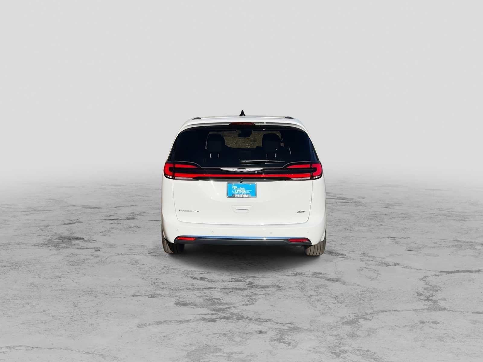 New 2026 Chrysler Pacifica Select image 7
