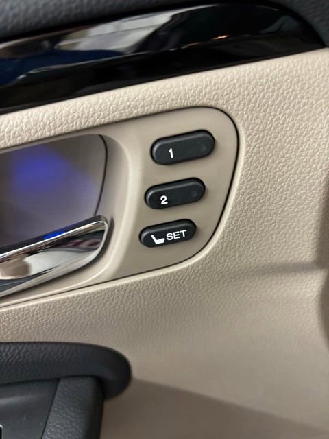 Used 2017 Honda Pilot Touring image 12