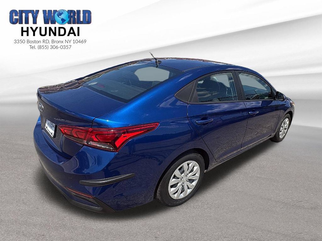 Used 2022 Hyundai Accent SE w/ Cargo Package FWD image 5