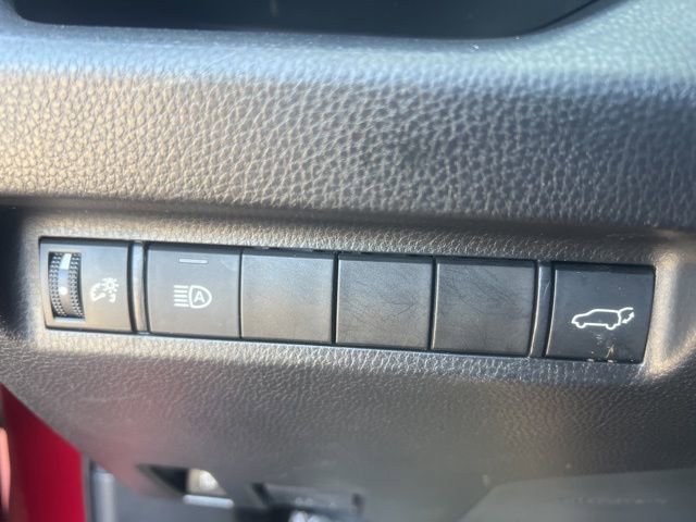 Used 2021 Toyota RAV4 XLE w/ Convenience Package image 22