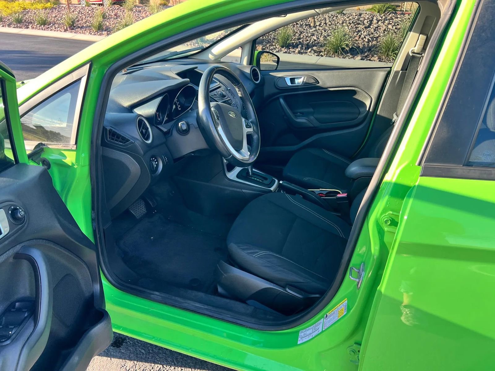 Used 2014 Ford Fiesta SE image 6