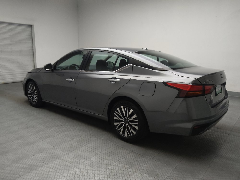 Used 2023 Nissan Altima 2.5 SV FWD image 3