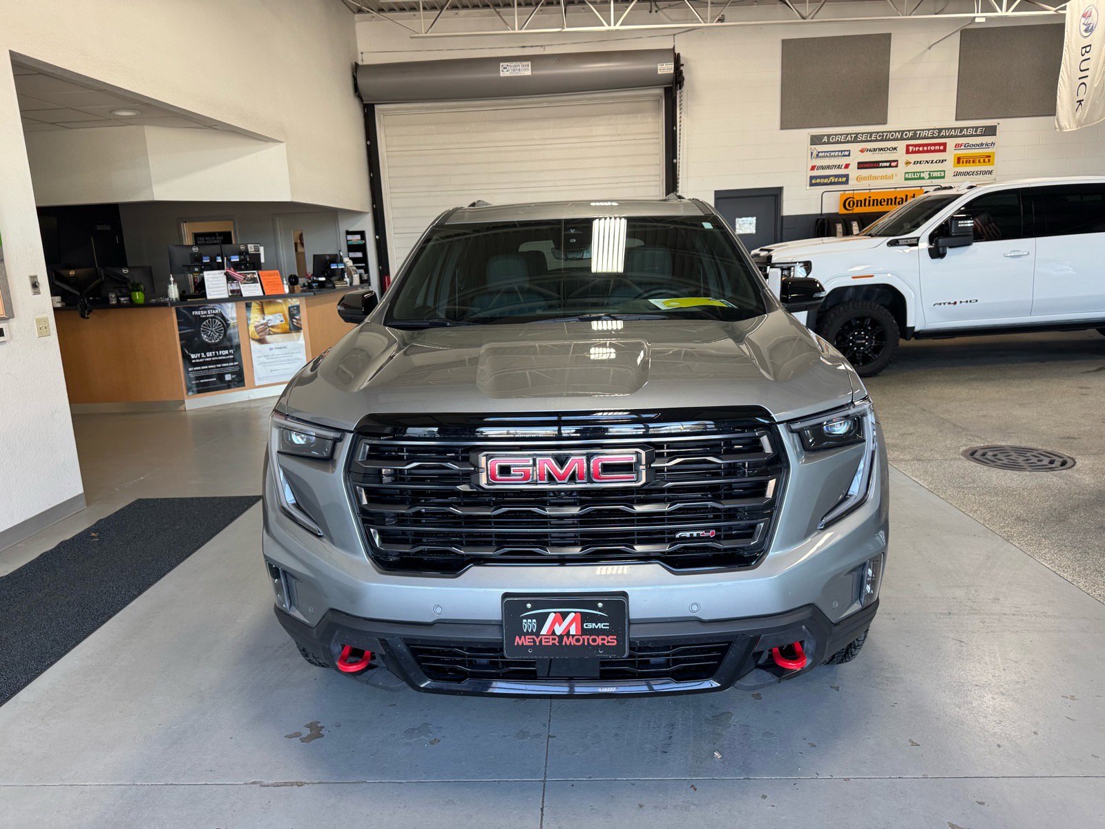 Used 2024 GMC Acadia AT4 w/ Super Cruise Package AWD/4WD image 2