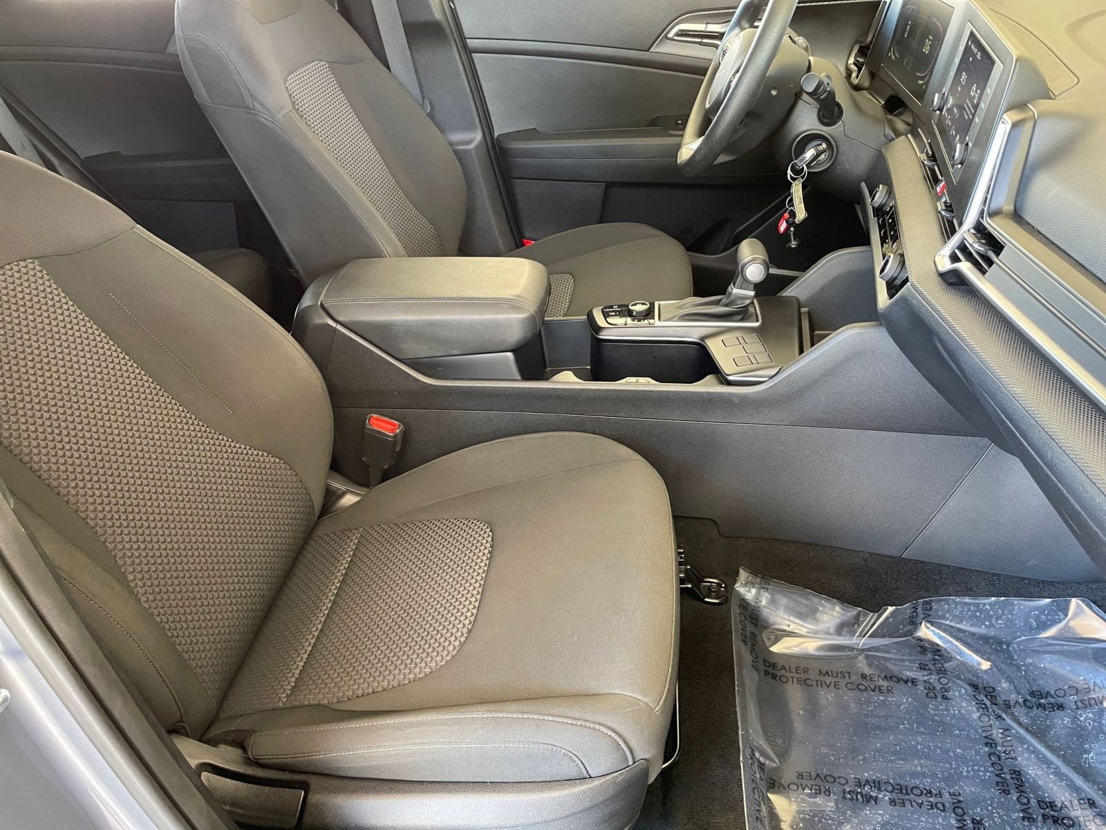 Used 2025 Kia Sportage LX image 36