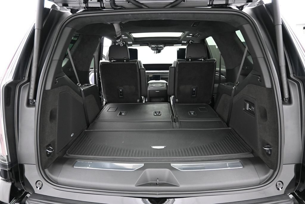 Certified 2026 Cadillac Escalade V w/ LPO, Floor Liner Package AWD/4WD image 37