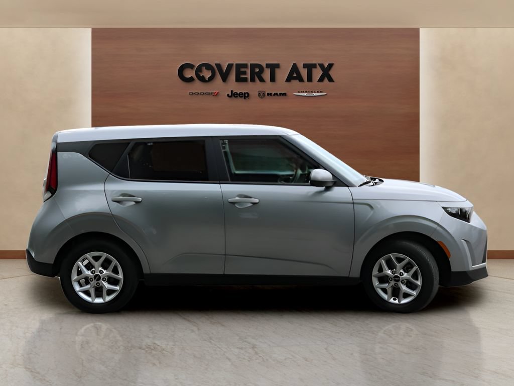 Used 2025 Kia Soul LX w/ LX Technology Package FWD image 6