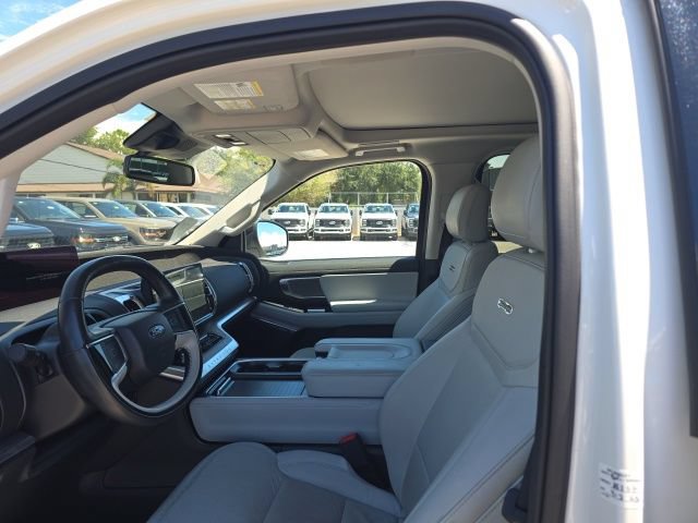 Certified 2025 Ford Expedition Platinum w/ Driver's Package AWD/4WD image 9