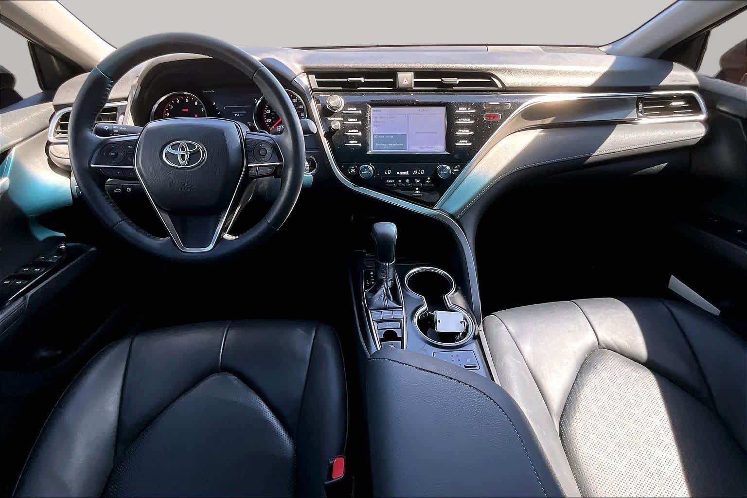 Used 2018 Toyota Camry XSE FWD image 15