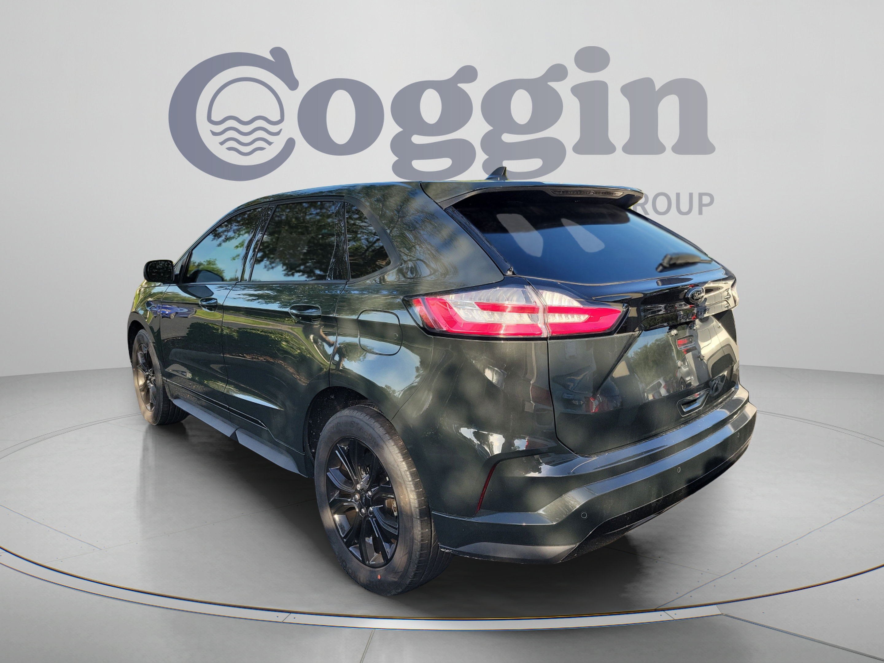 Certified 2024 Ford Edge SE w/ Black Appearance Package AWD/4WD image 4