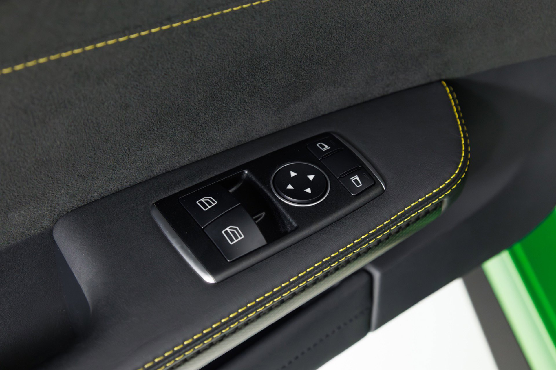 Used 2018 Mercedes-Benz AMG GT R image 29