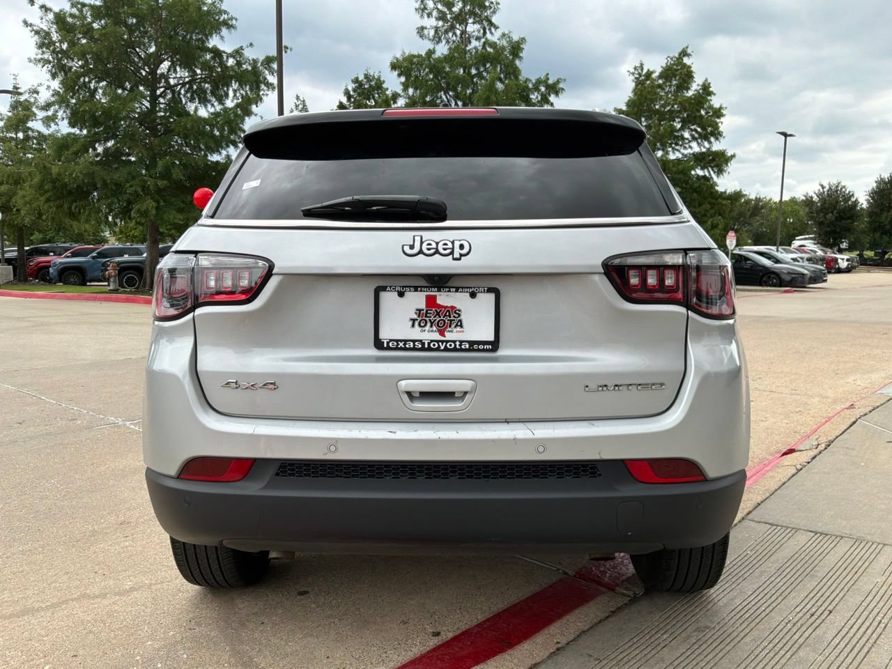 Used 2025 Jeep Compass Limited AWD/4WD image 7