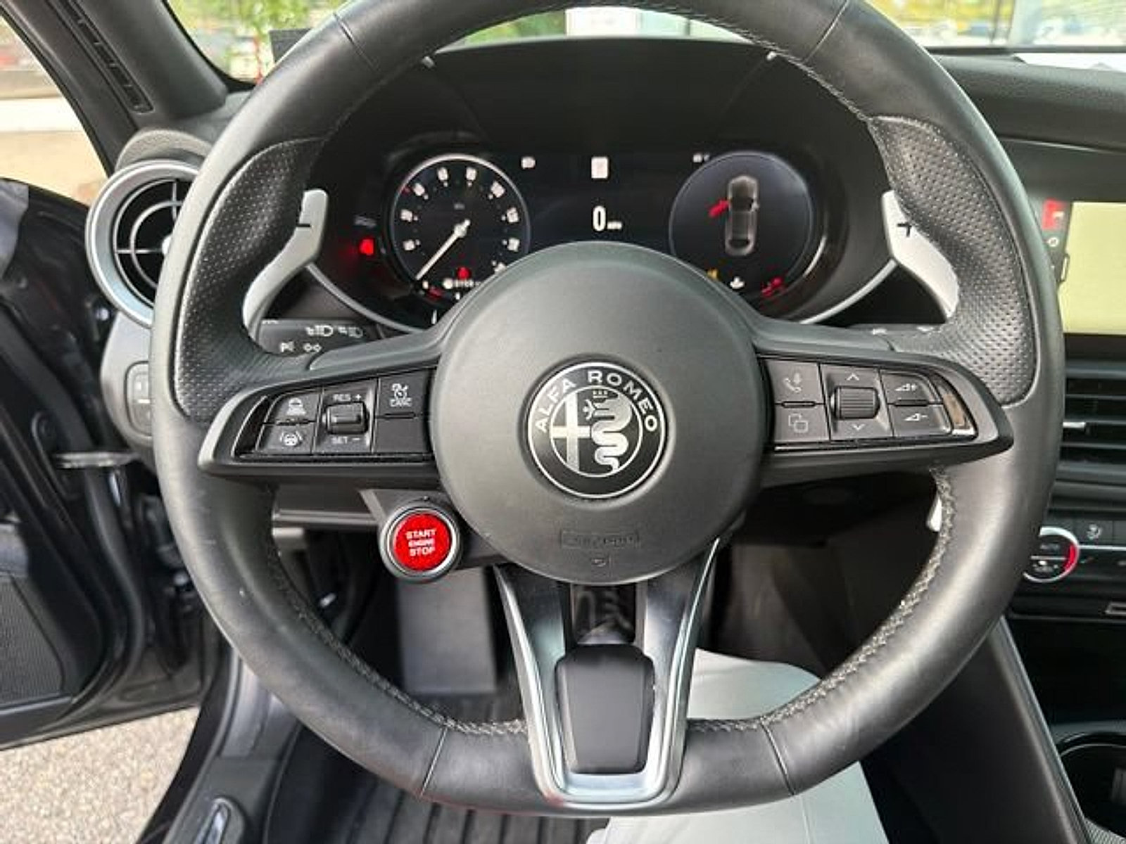Used 2025 Alfa Romeo Giulia AWD w/ Veloce Package AWD image 19