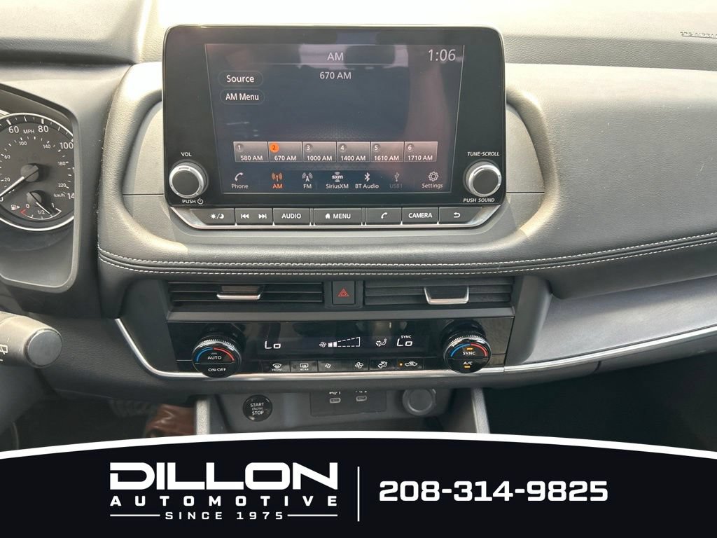 Used 2025 Nissan Rogue SV AWD/4WD image 3