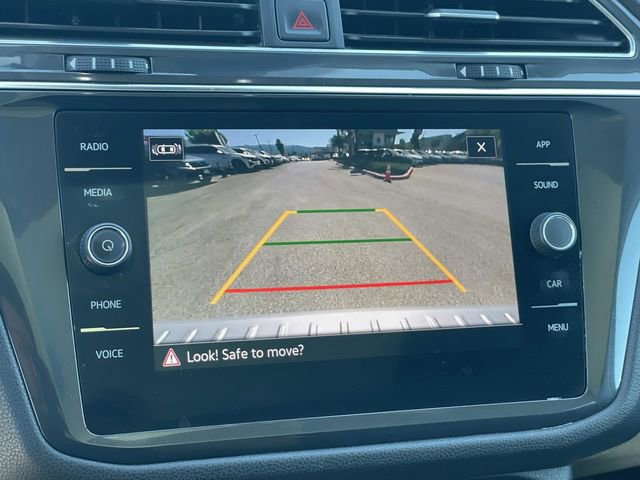 Used 2022 Volkswagen Tiguan SE w/ Panoramic Sunroof Package image 14