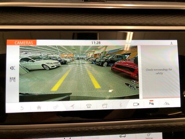 Used 2018 Land Rover Range Rover Velar R-Dynamic SE image 21